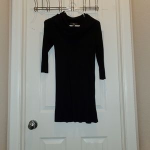 ❤️ Black dress/long enough for tights, too